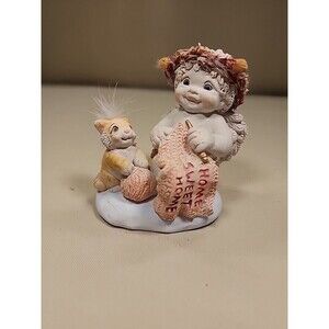 Home Sweet Home Crocheting Dreamsicle Figurine. 1997. 3.5" Tall Ang21